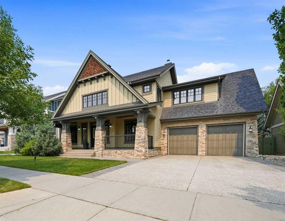 8216 9 Avenue SW, Calgary — main listing photo