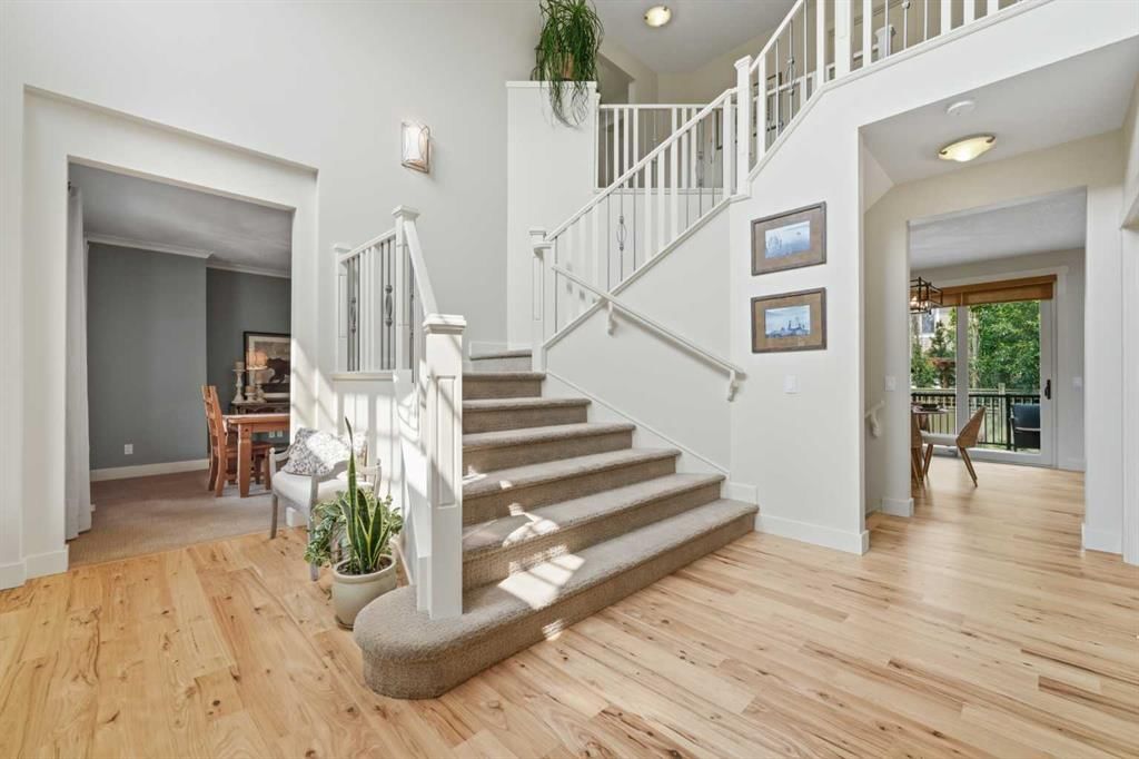 8216 9 Avenue SW, Calgary — photo 2 of 50