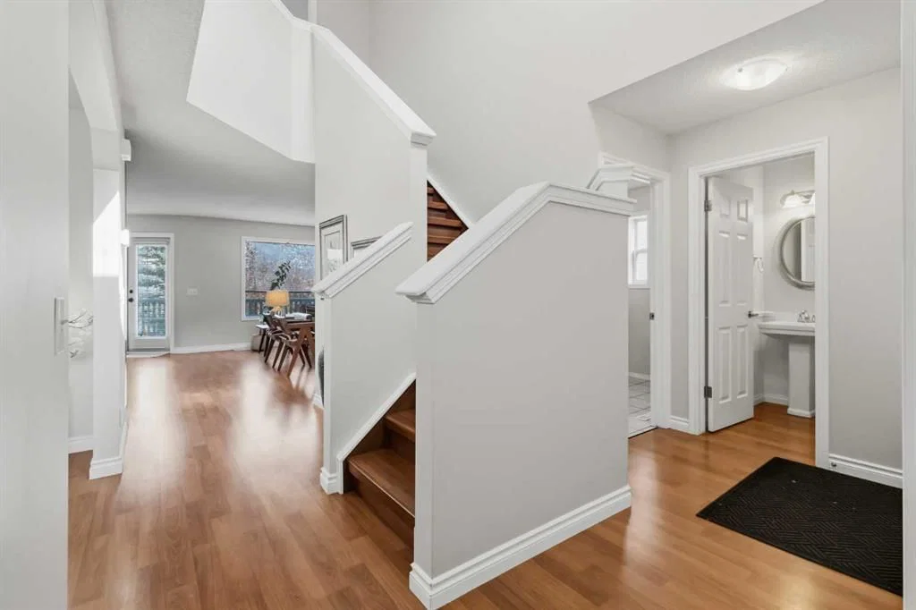 307 Hidden Cove NW, Calgary — photo 5 of 50