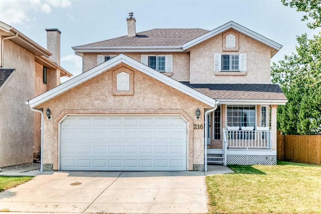 216 Millbank Road SW, Calgary — photo 2 of 39