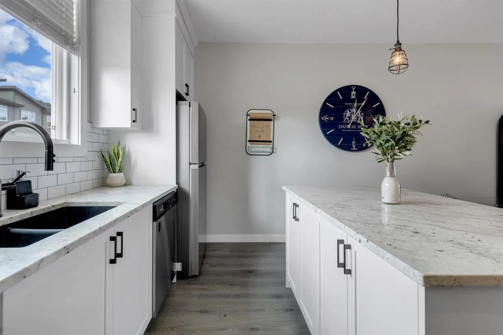 11 Sage Bluff Gate NW, Calgary — photo 5 of 34