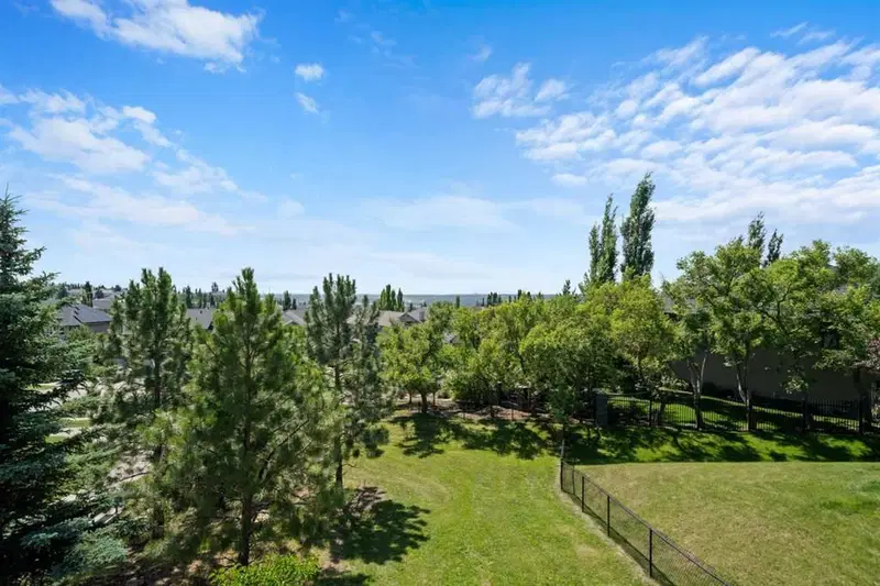 51 Elysian Crescent SW, Calgary — photo 2 of 35