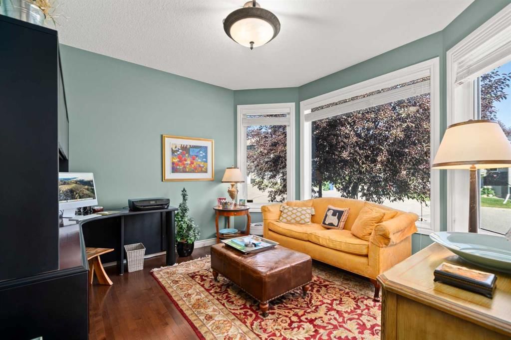 51 Elysian Crescent SW, Calgary — photo 5 of 35