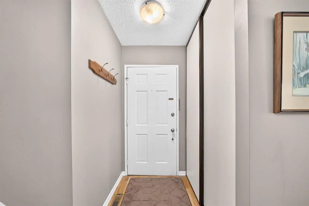 91 Templehill Drive NE, Calgary — photo 4 of 46