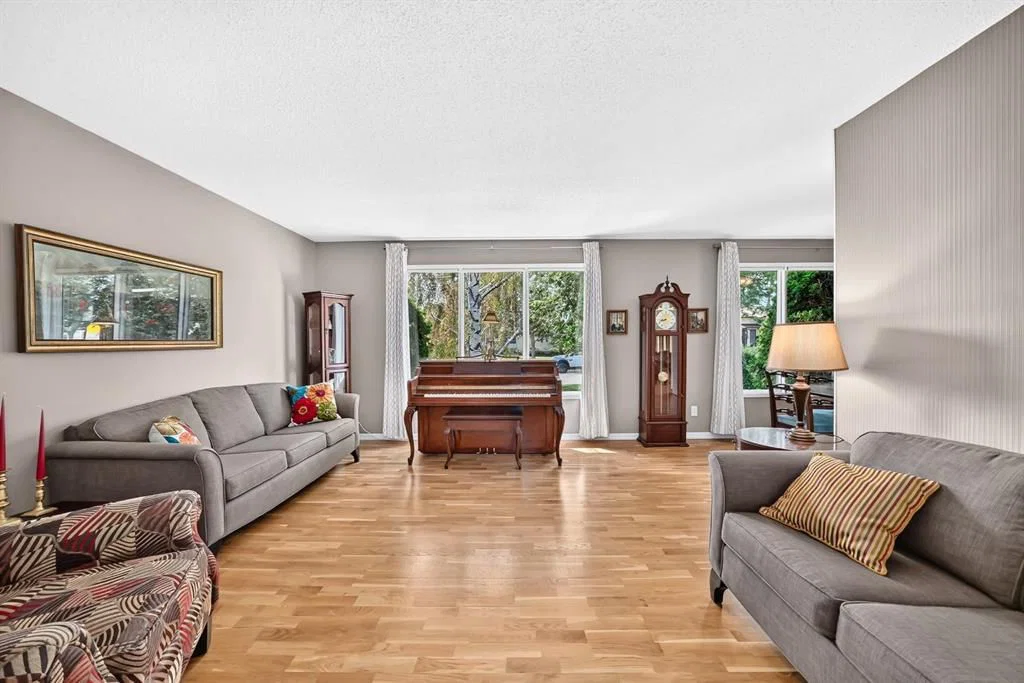 91 Templehill Drive NE, Calgary — photo 5 of 46