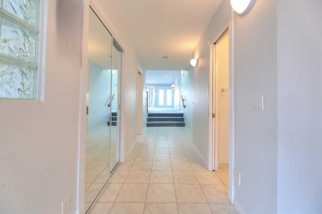 8 Prominence Path SW, Calgary — photo 4 of 50