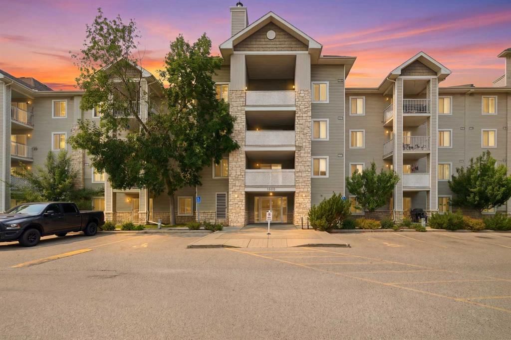 1403, 16320 24 Street SW, Calgary — main listing photo