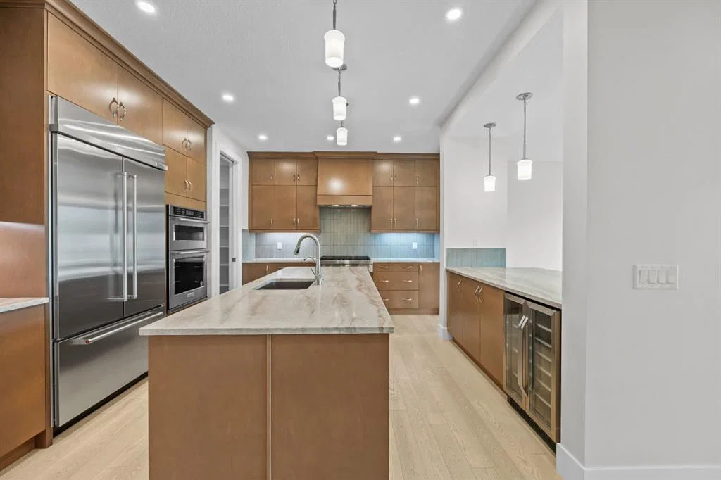 192 Magnolia Manor SE, Calgary — photo 2 of 48