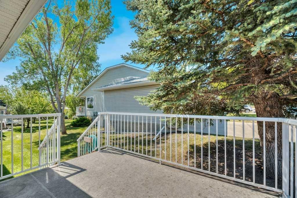 33 Riverview Point SE, Calgary — photo 3 of 30