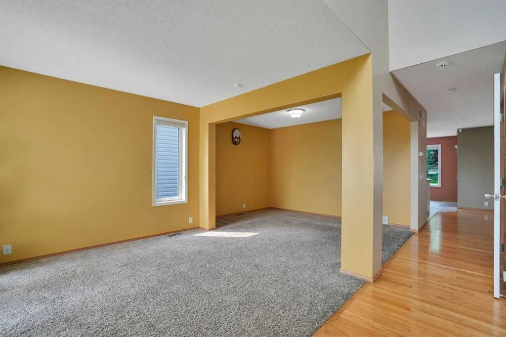 332 Harvest Hills Drive NE, Calgary — photo 4 of 26