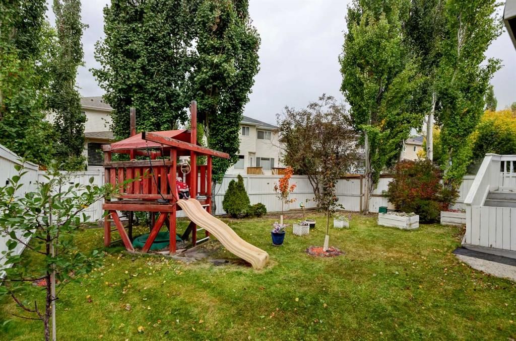 1121 Sierra Morena Court SW, Calgary — photo 3 of 35