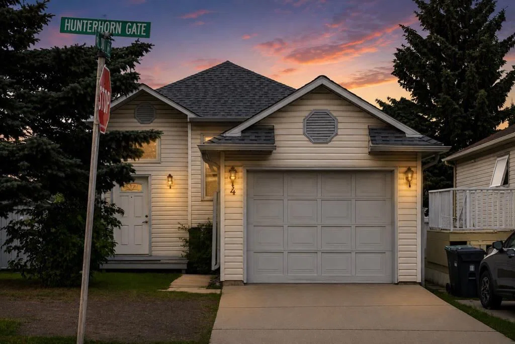 4 Hunterhorn Gate NE, Calgary — main listing photo
