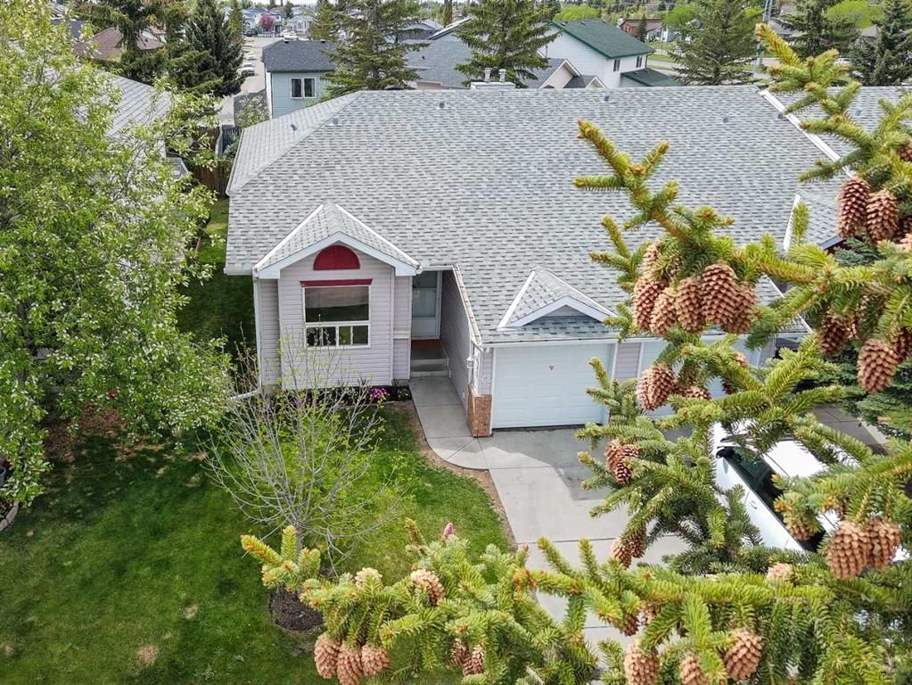 68 Catalina Circle NE, Calgary — main listing photo