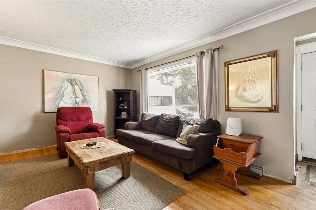 440 36 Avenue NW, Calgary — photo 3 of 26