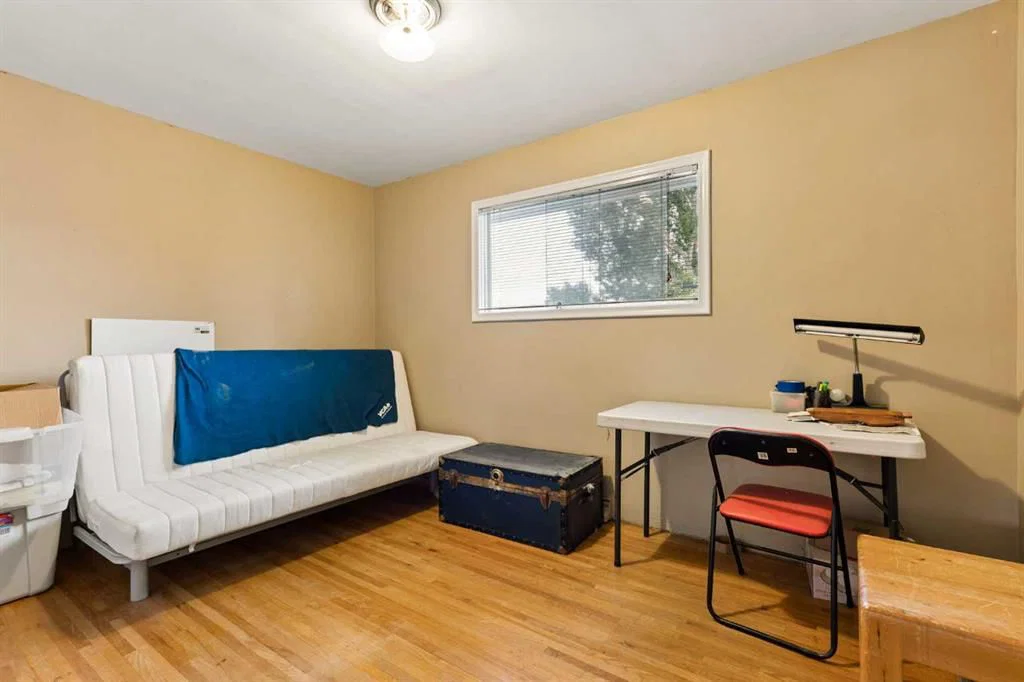 440 36 Avenue NW, Calgary — photo 5 of 26