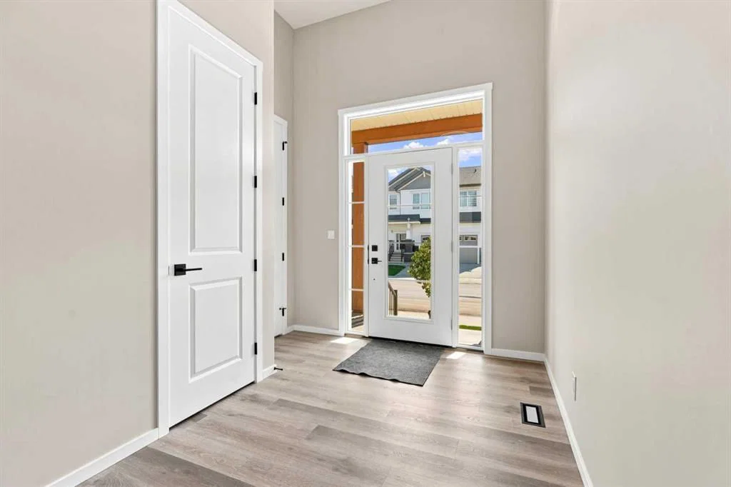 44 Carringwood Rise NW, Calgary — photo 4 of 50
