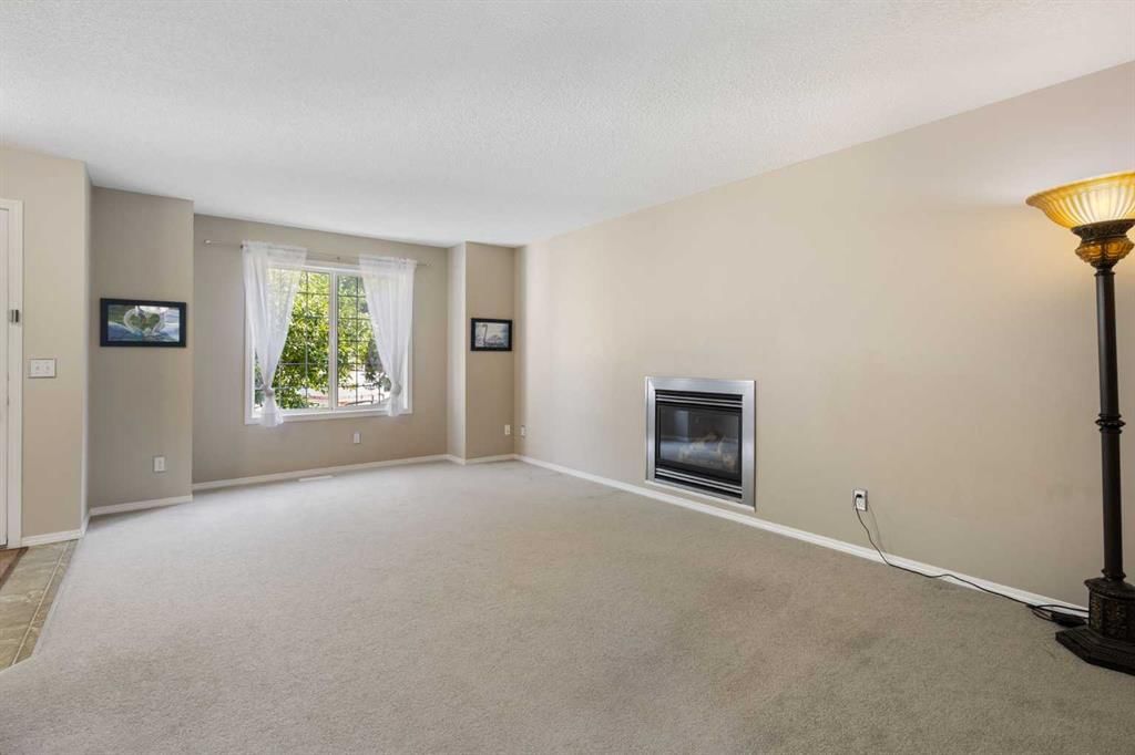49 Evermeadow Manor SW, Calgary — photo 5 of 44