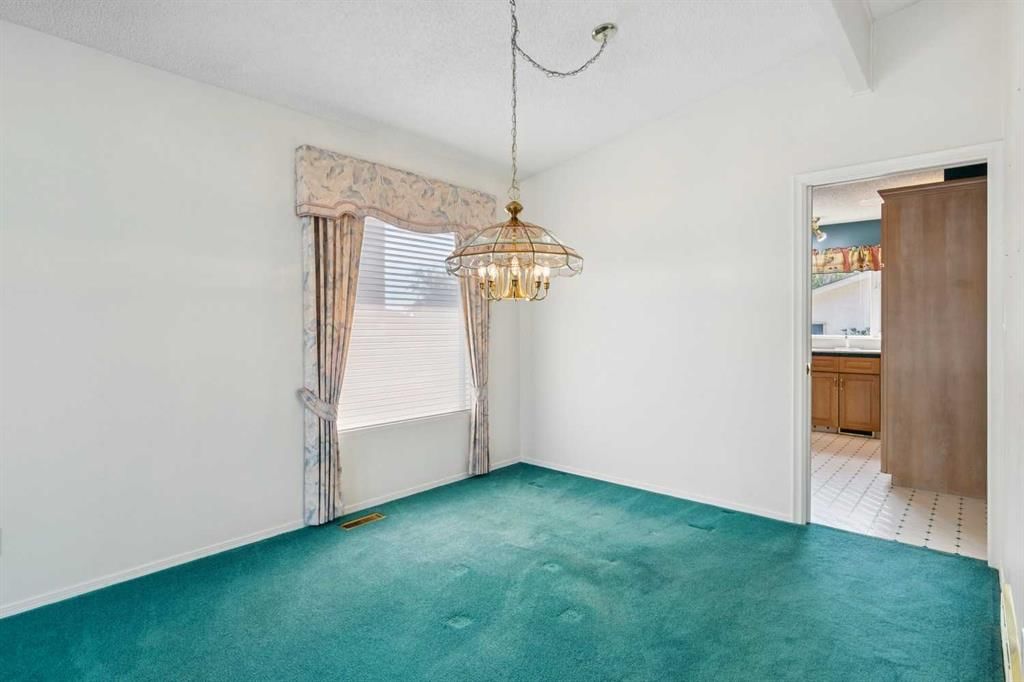 567 Parkridge Drive SE, Calgary — photo 4 of 19