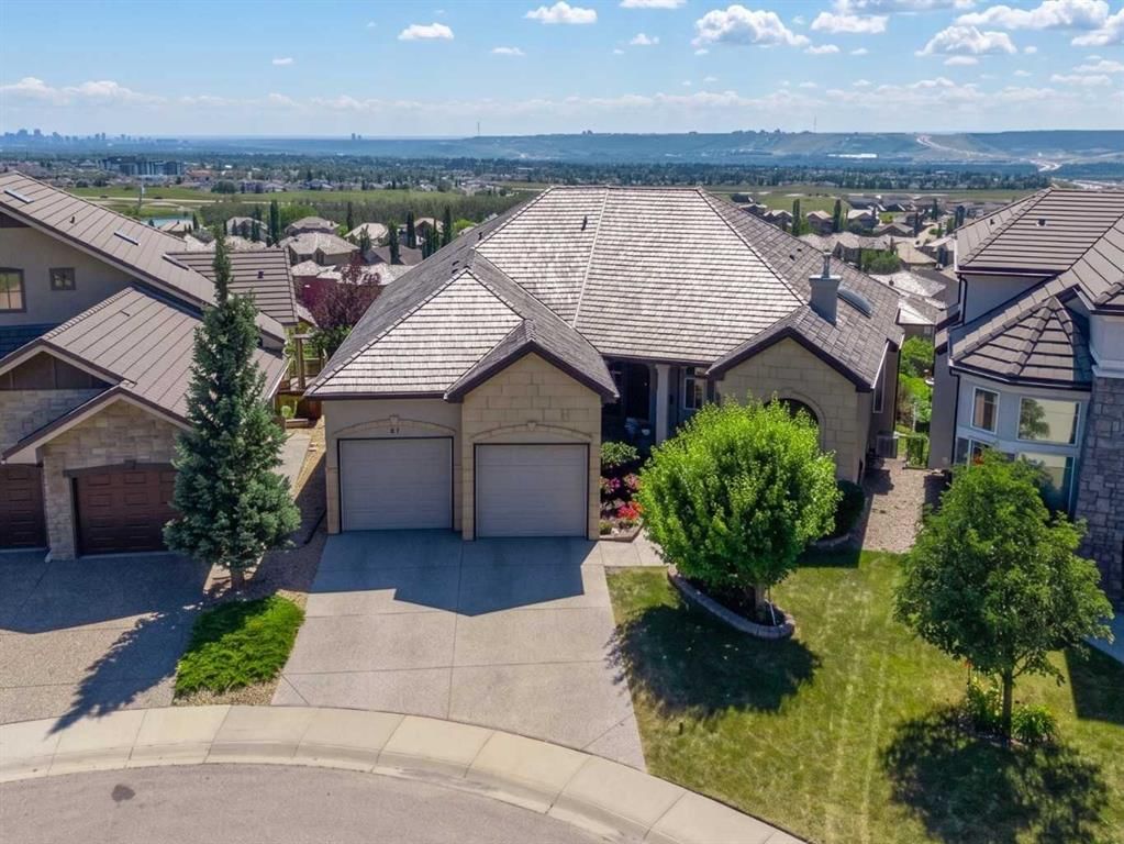 87 Royal Ridge Terrace NW, Calgary — main listing photo
