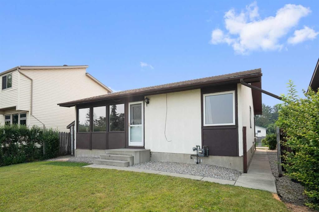 3032 32A Avenue SE, Calgary — main listing photo