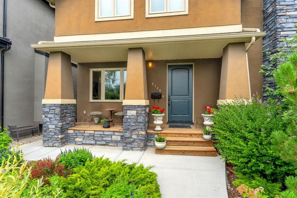 2104 23 Avenue NW, Calgary — photo 3 of 41