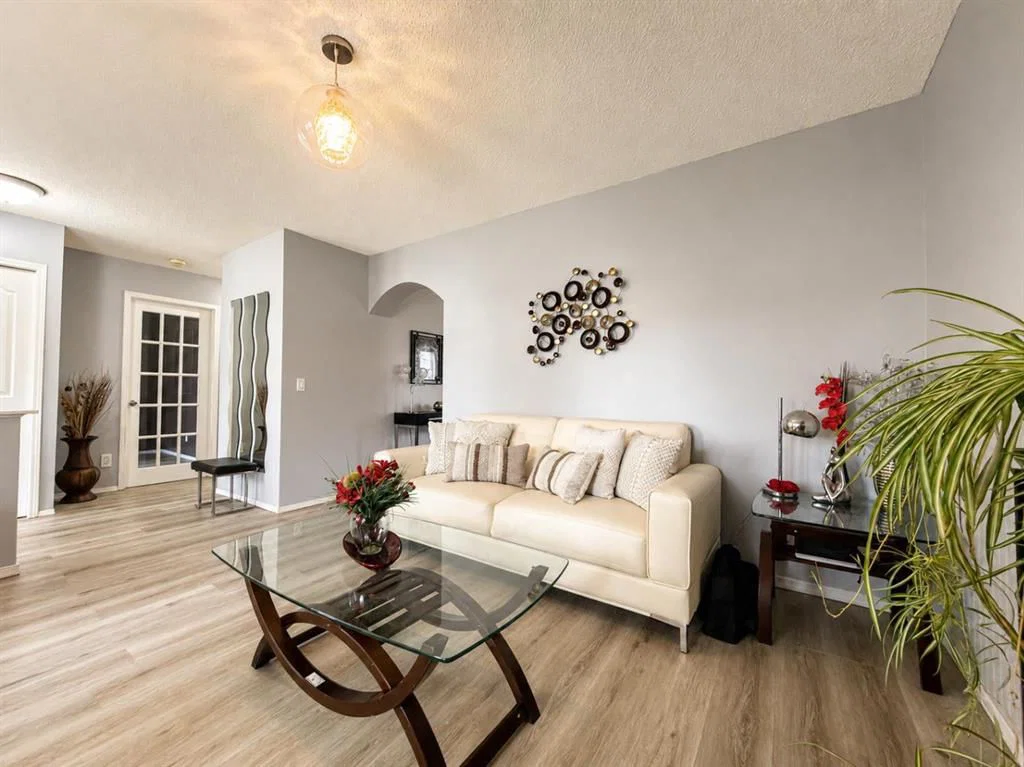 42 Inverness View SE, Calgary — photo 4 of 46