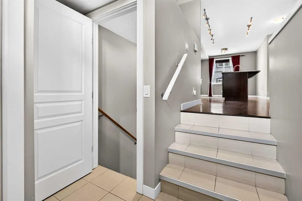 235 Mckenzie Towne Link SE, Calgary — photo 5 of 50