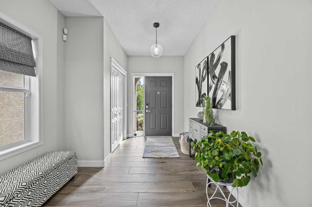11755 Valley Ridge Boulevard NW, Calgary — photo 3 of 50