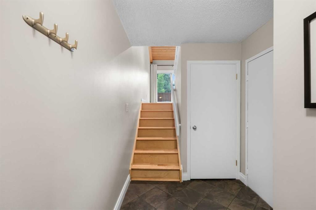 52, 10030 Oakmoor Way SW, Calgary — photo 3 of 44