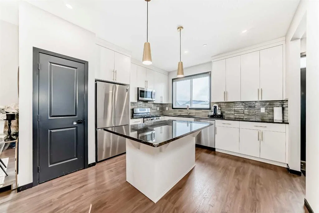 36 Howse Heights NE, Calgary — photo 3 of 41