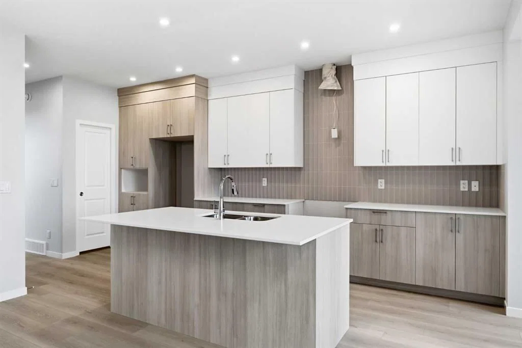 37 Rosemary Gardens SE, Calgary — photo 4 of 50