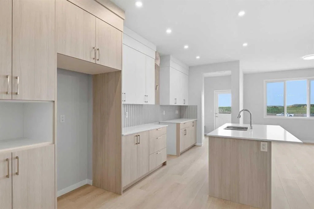 37 Rosemary Gardens SE, Calgary — photo 5 of 50