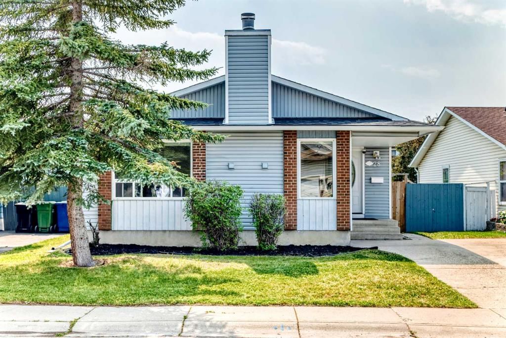 28 Whiteram Close NE, Calgary — photo 2 of 50