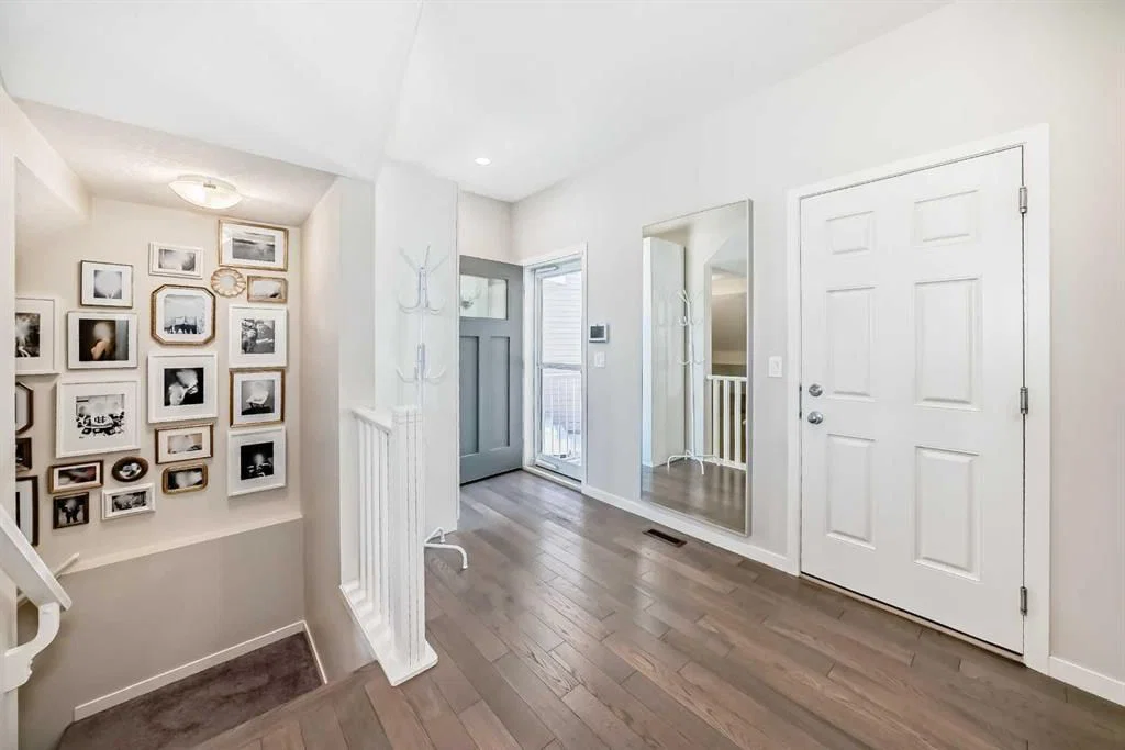 35 Walden Mount SE, Calgary — photo 5 of 47