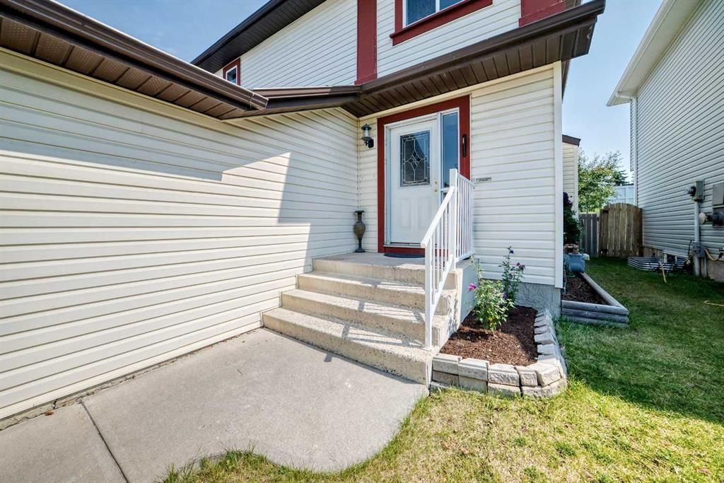 87 Citadel Peak Circle NW, Calgary — photo 2 of 45