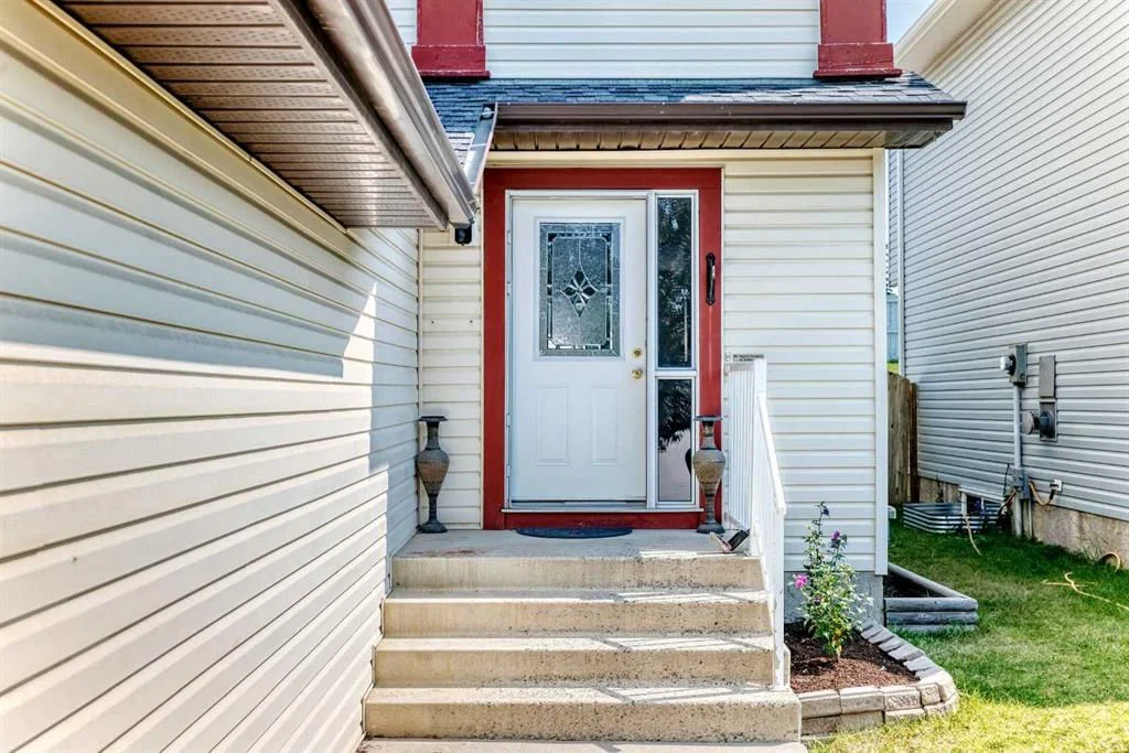 87 Citadel Peak Circle NW, Calgary — photo 3 of 45