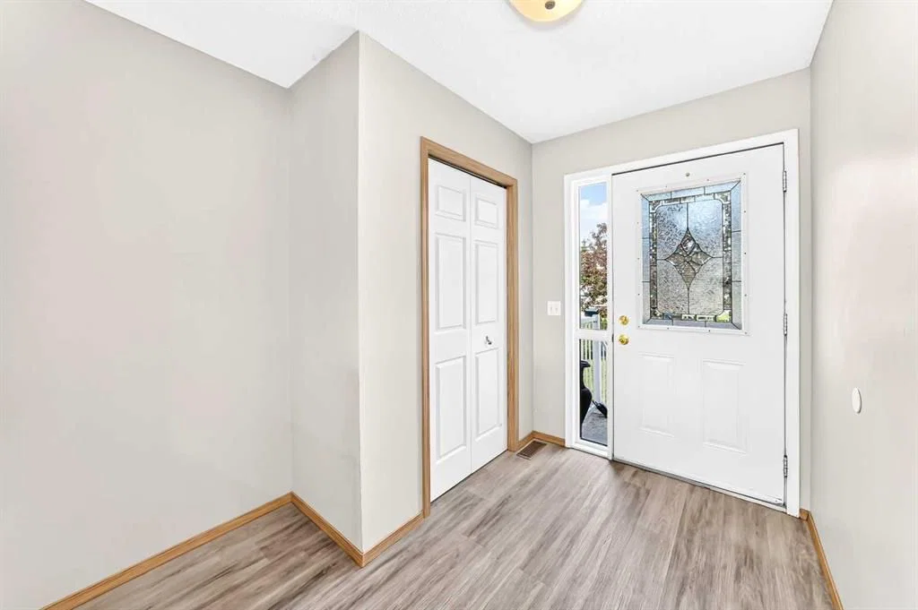 87 Citadel Peak Circle NW, Calgary — photo 4 of 45