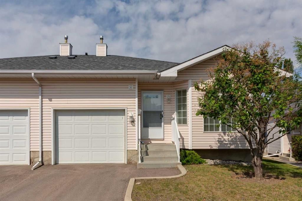 134 Hawkstone Manor NW, Calgary — photo 3 of 28