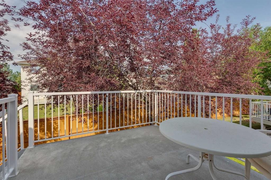 134 Hawkstone Manor NW, Calgary — photo 5 of 28