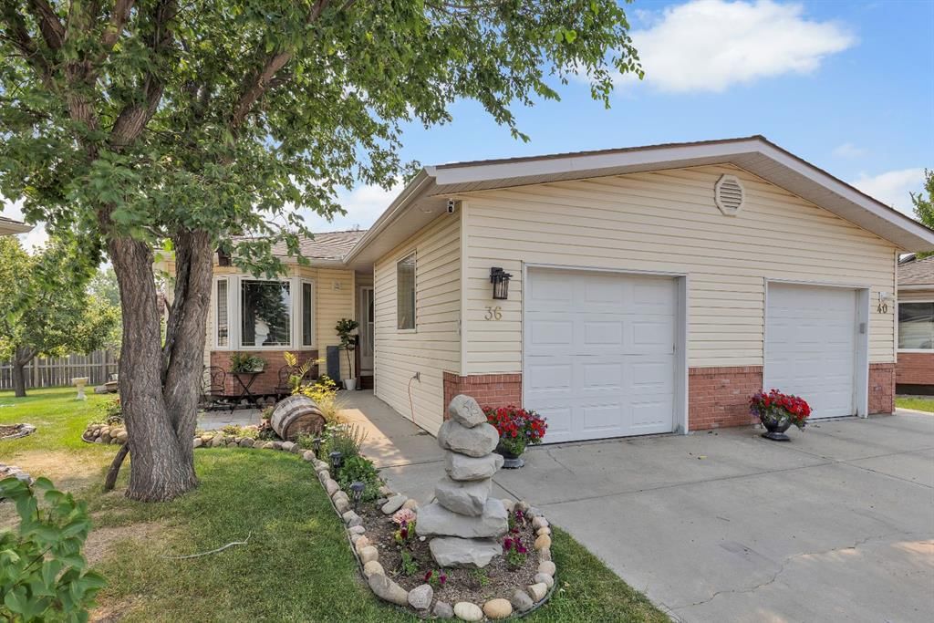 36 Dovista Court SE, Calgary — main listing photo