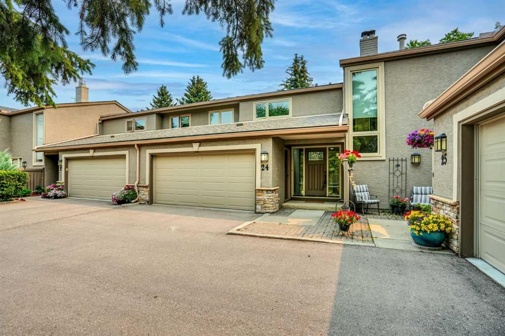 24, 1815 Varsity Estates Drive NW, Calgary — photo 2 of 50