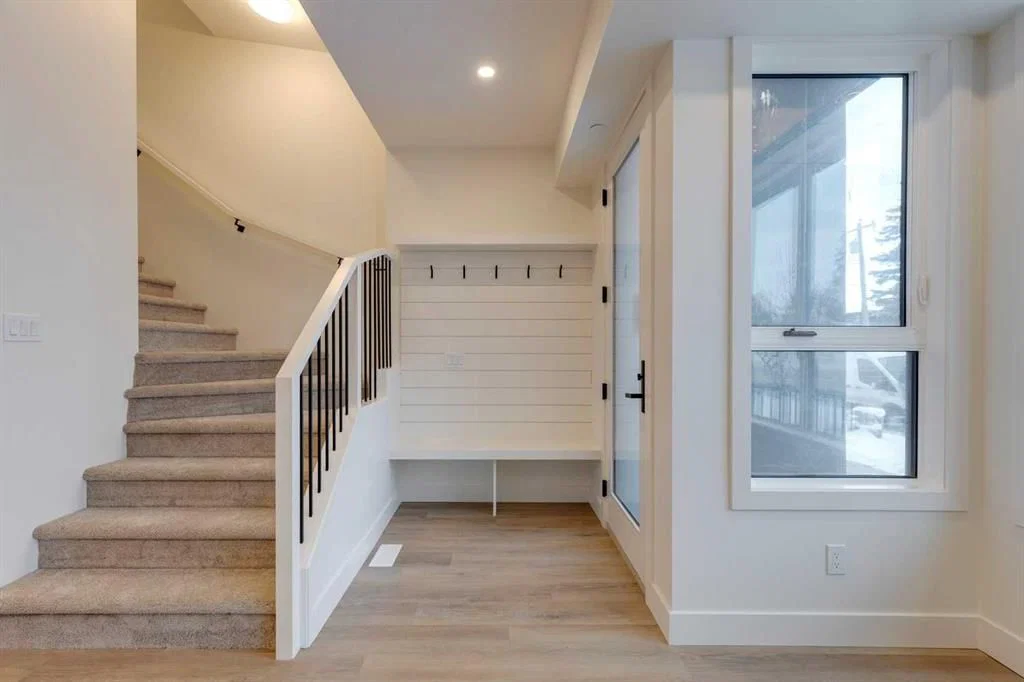 2122 7 Street NW, Calgary — photo 4 of 49