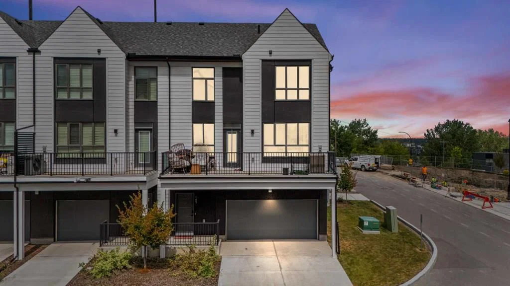 105 Sovereign Common SW, Calgary — main listing photo