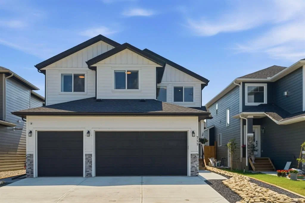 711 Mandalay Link, Calgary — detached for sale