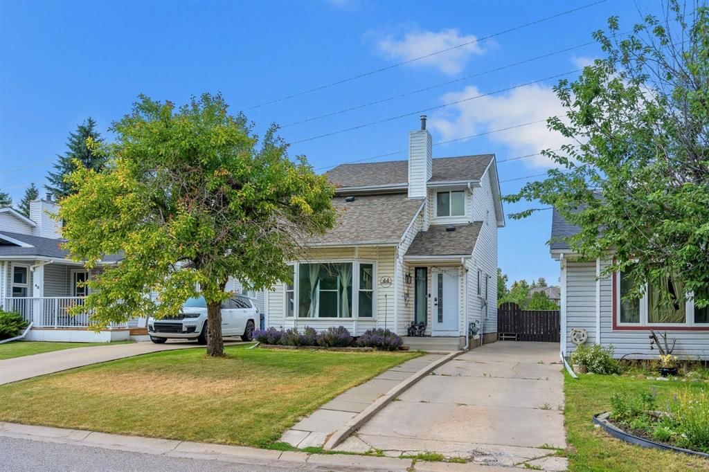 44 Strathclair Rise SW, Calgary — recently sold home