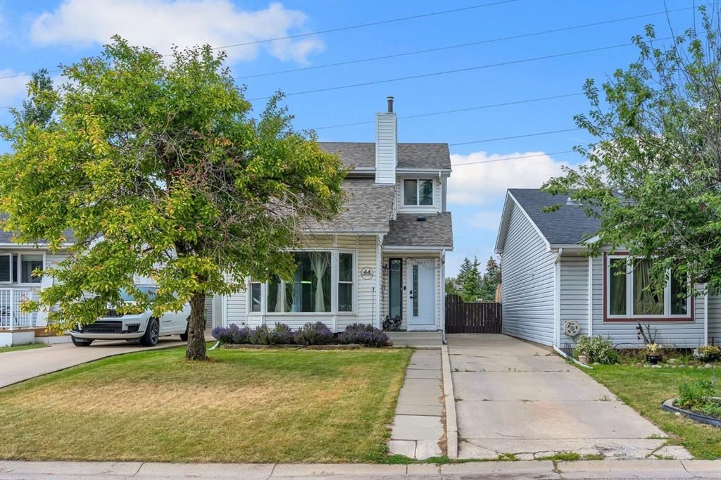 44 Strathclair Rise SW, Calgary — photo 3 of 42