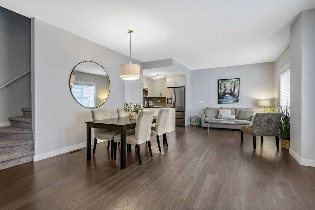 22 West Coach Manor SW, Calgary — photo 3 of 26