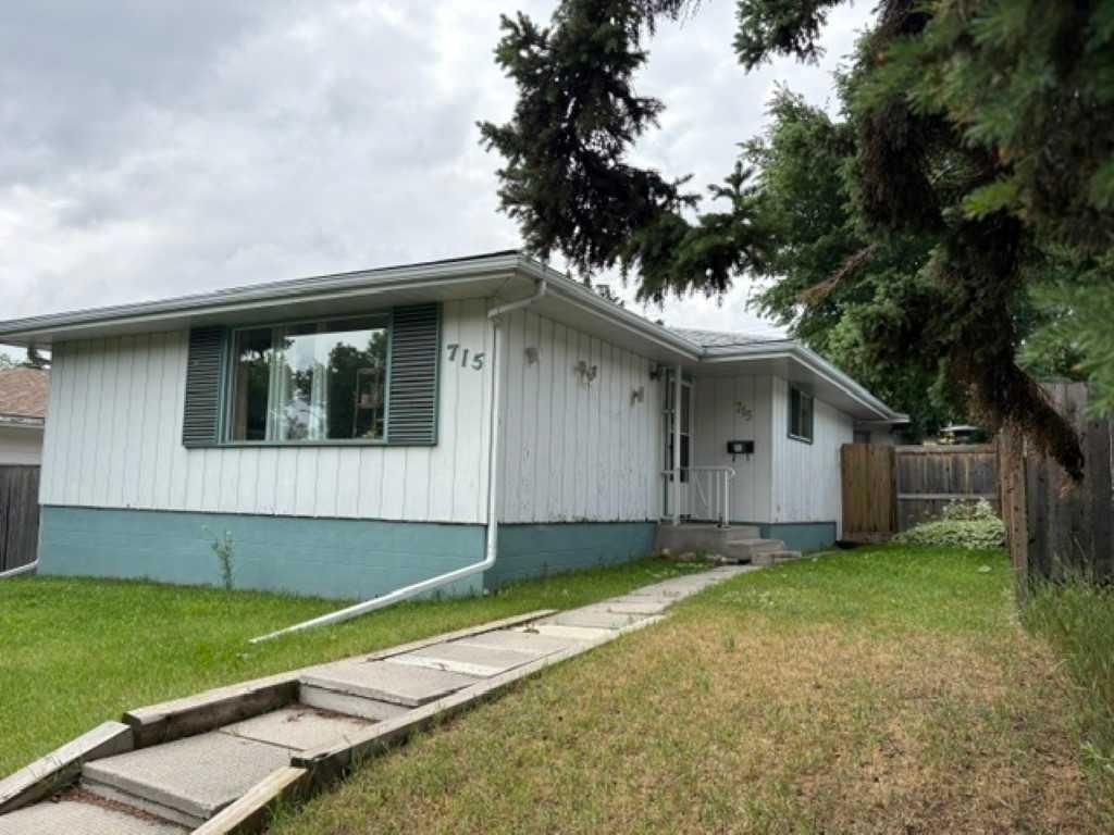 715 64 Avenue NW, Calgary — main listing photo