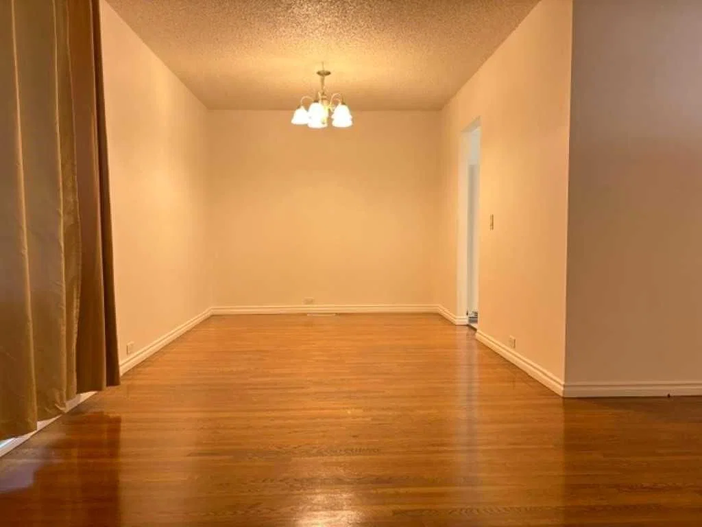 715 64 Avenue NW, Calgary — photo 4 of 26
