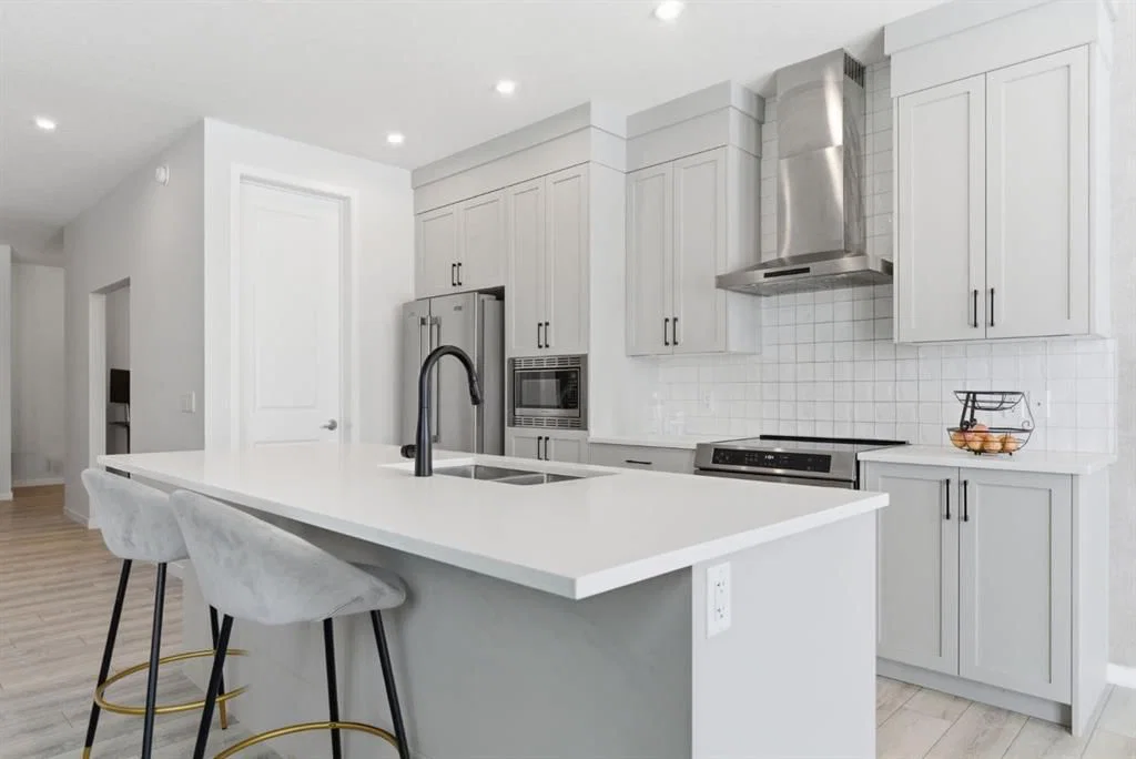 54 Belmont Manor SW, Calgary — photo 3 of 47